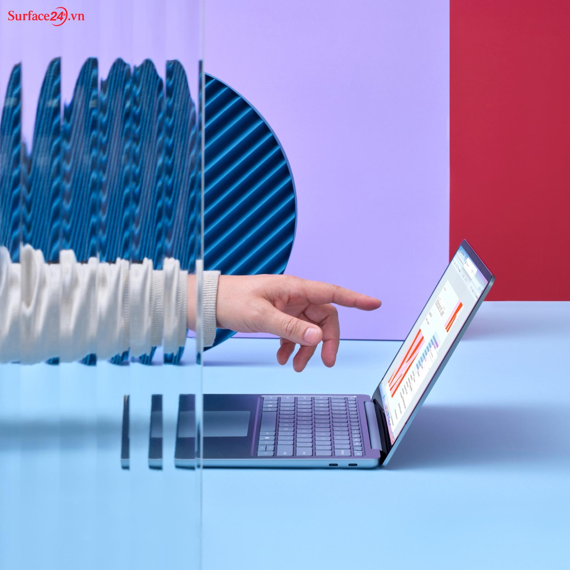 Surface Laptop 13 inch LCD Display Snapdragon X Plus (8 Core)/16GB/512GB 14 Surface Laptop 13 2